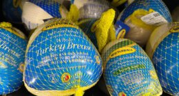 'Thankful Turkey Tuesday' helps families with holiday dinner