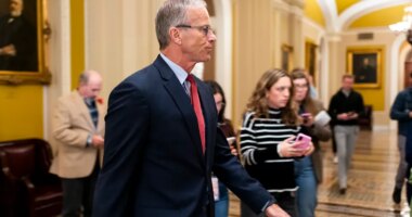 Senate votes to advance proposal to end 40-day government shutdown