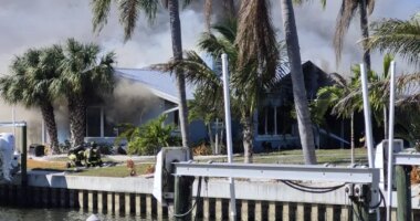 2 dogs killed, 12 people displaced in Manatee County vacation home fire