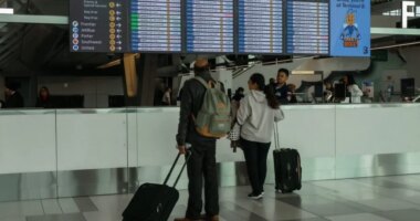 Airline analyst: 'I'm not hearing of chaos'