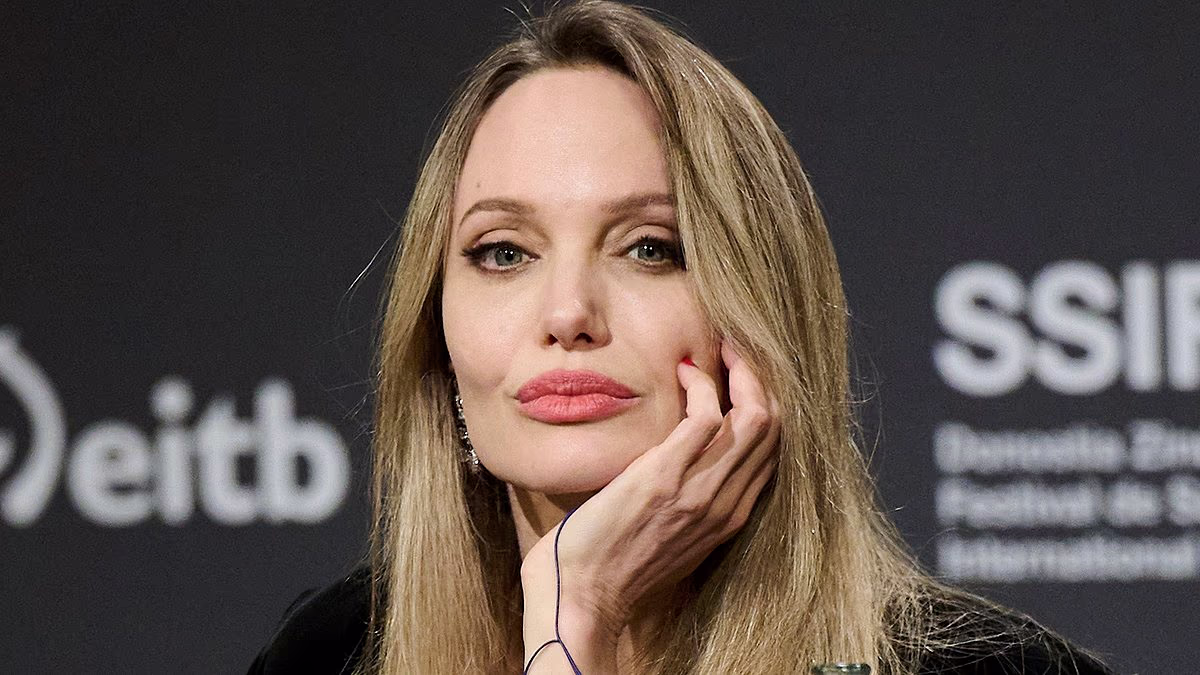 American stars who REFUSE to observe Thanksgiving over bloody history