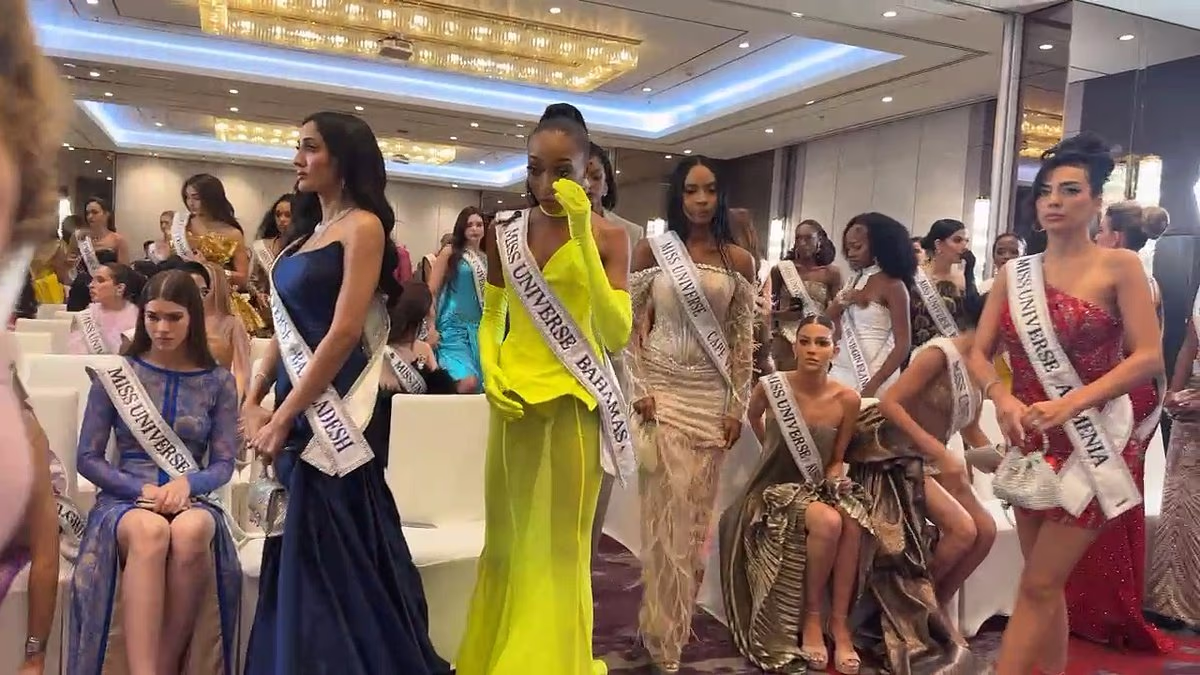 Astonishing moment Miss Universe winner storms out of event