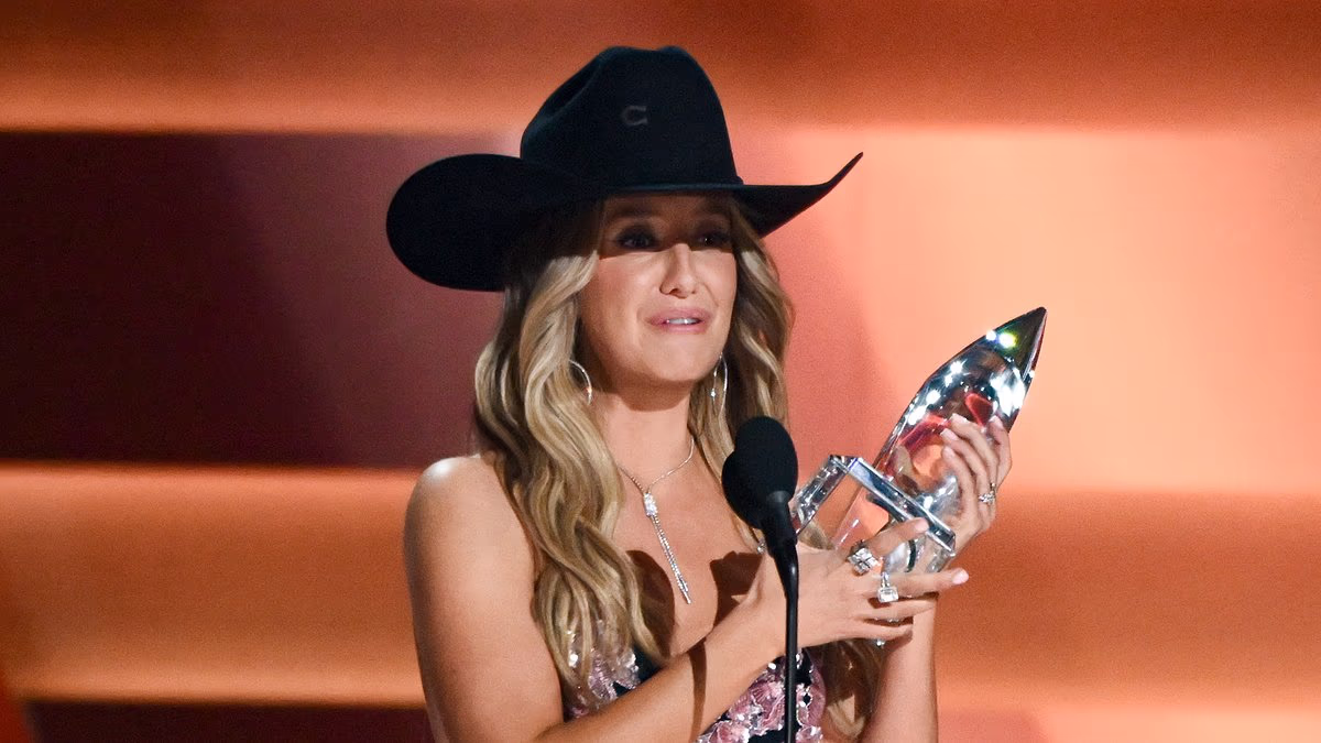 CMA Awards 2025 Winners: Lainey Wilson upsets  Morgan Wallen