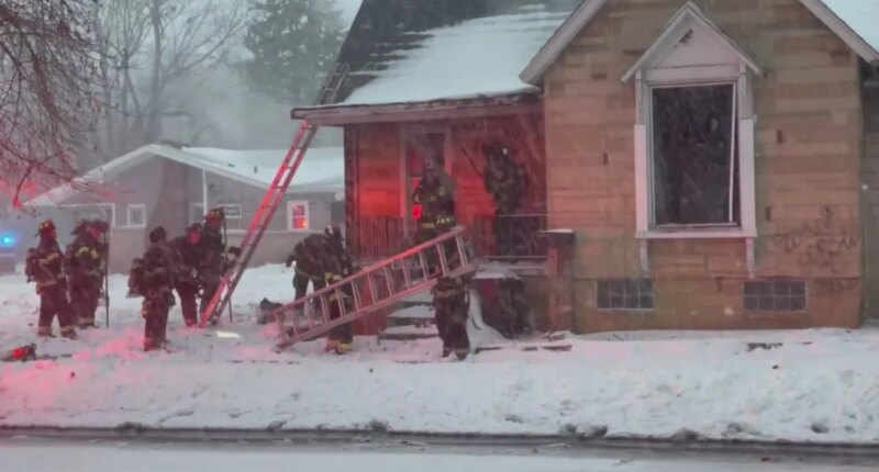 Champaign crews battle pair of fires on Saturday