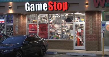 Chicago burglaries: At least 6 businesses burglarized in about 90 minutes in Old Irving Park, West Loop, Lower West Side, CPD says