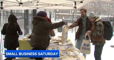 Chicago communities celebrate Small Business Saturday, day after Black Friday, as holiday shopping season beings