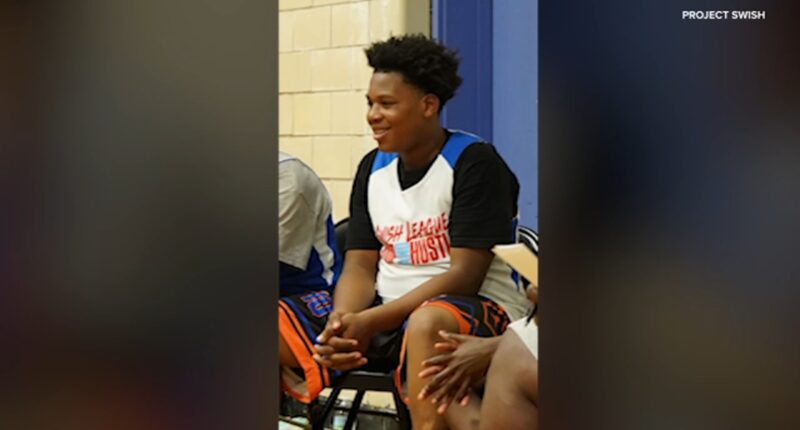 Chicago crime: 14-year-old boy Armani Floyd killed in Loop shootings, 8 injured; Mayor Brandon Johnson speaks out | ABC7 EXCLUSIVE