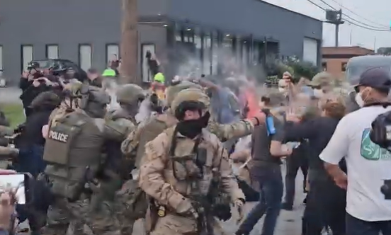 Chicago judge orders feds to improve ICE facility conditions