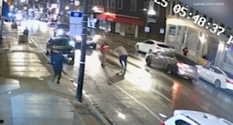 Chicago shooting: 2 men shot, killed during jewelry store armed robbery on West 26th Street in Little Village, police say