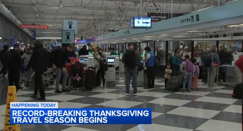 Chicago travel: Travelers pack O'Hare, Midway airports ahead of Thanksgiving