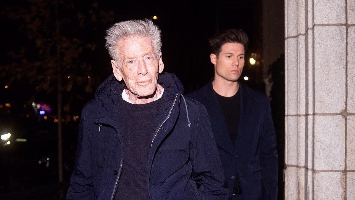 Confused Calvin Klein, 83, stumbles in front of younger boyfriend