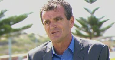 Councillor apologises for trying to bill ratepayers for strip club beer