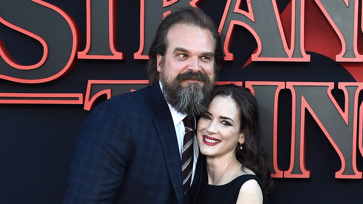 David Harbour says he 'fell in love' with Winona Ryder