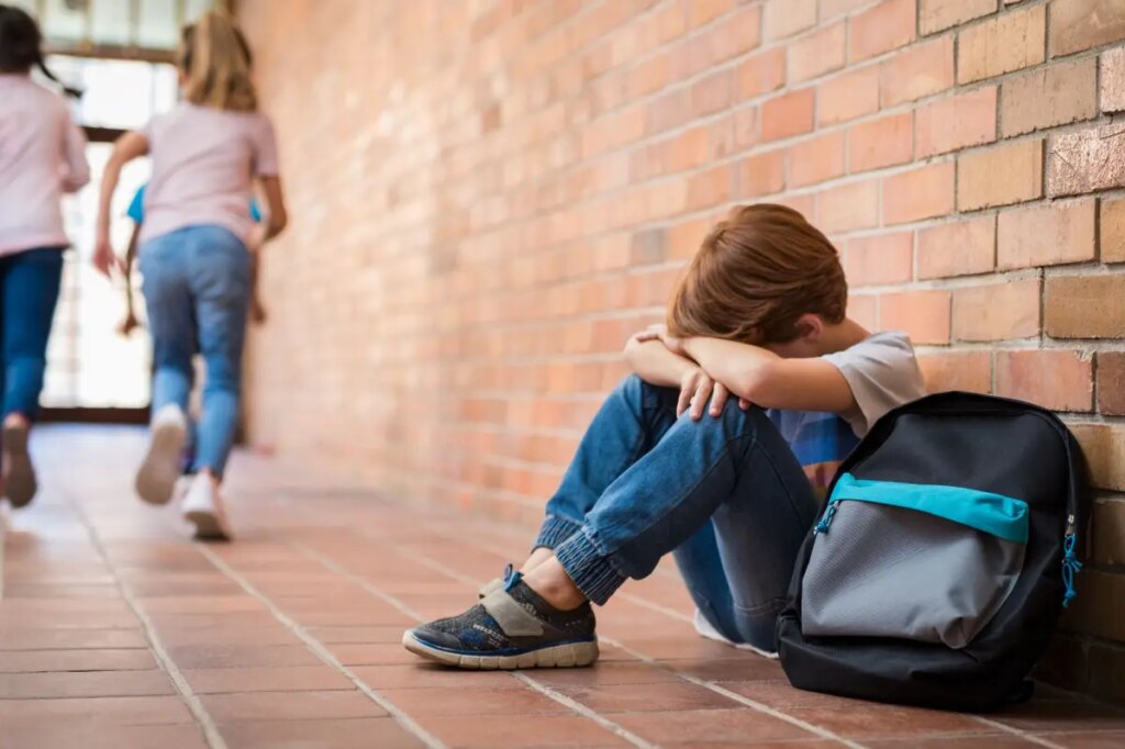 Dear Abby: Other kids want nothing to do with my 7-year-old son