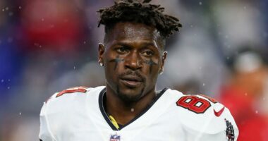 Ex-NFL star Antonio Brown gets $25K bail and GPS monitor on Miami attempted murder charge