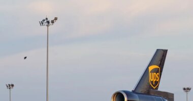 FAA grounds MD-11 planes following deadly Kentucky crash