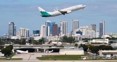 FAA lifts order slashing flights, allowing commercial airlines to resume their regular schedules