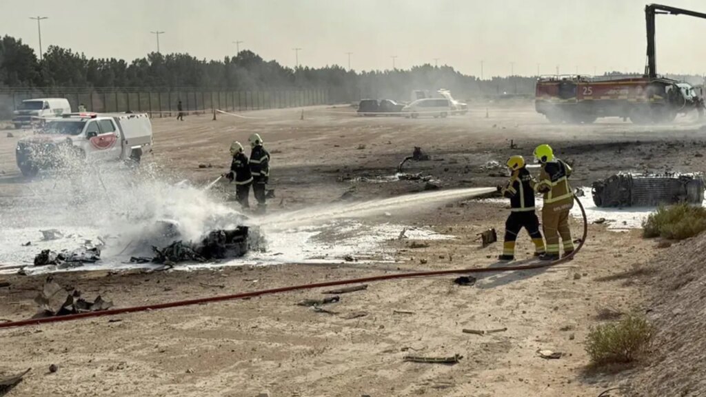 Fighter jet crashes at Dubai Air Show, pilot dead