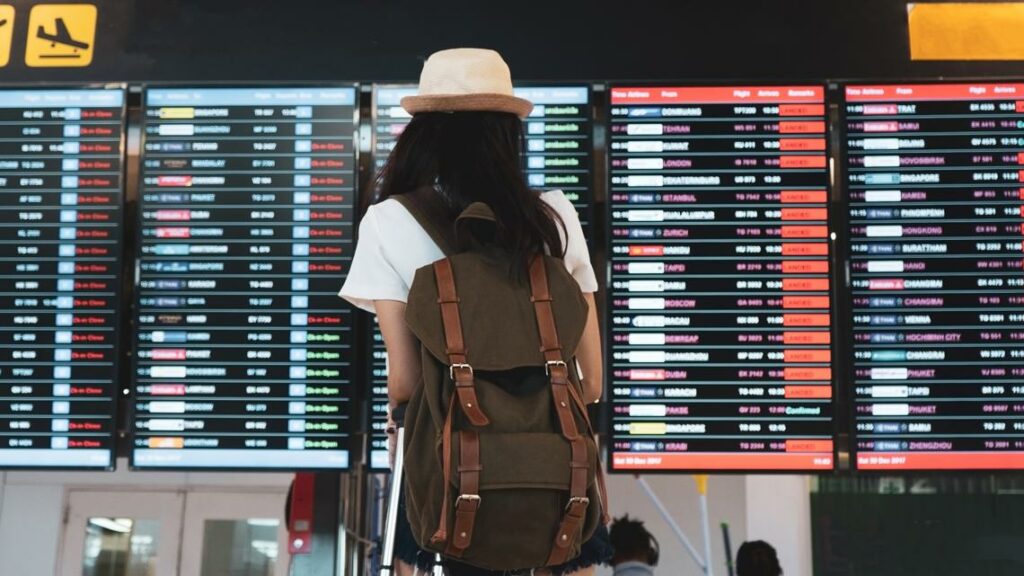 Flight delays: Here are your rights when flying over the holidays in 2025