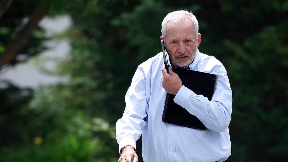 Former treasury sec. Larry Summers leaves Harvard over Epstein links