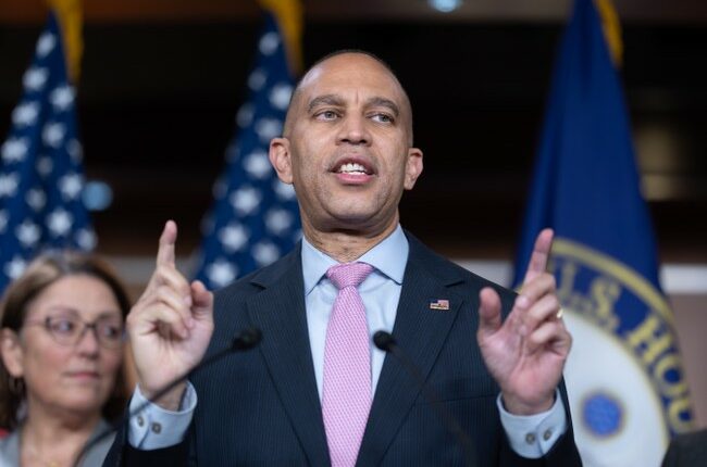 Hakeem Jeffries Takes Hard 'L' After Yet Another 'Dems in Disarray' Moment Plays Out on House Floor