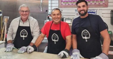 Holiday history back in Champaign: Business owners bringing Vriner’s candy canes to Central IL