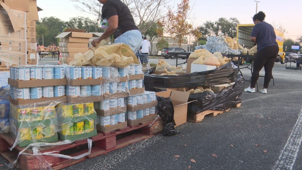 Hundreds line up for Thanksgiving turkey giveaway on Jacksonville’s Northside