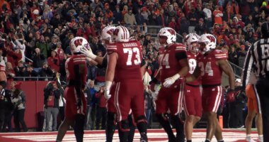 Illinois crumbles in Madison, falls 27-10 to Wisconsin