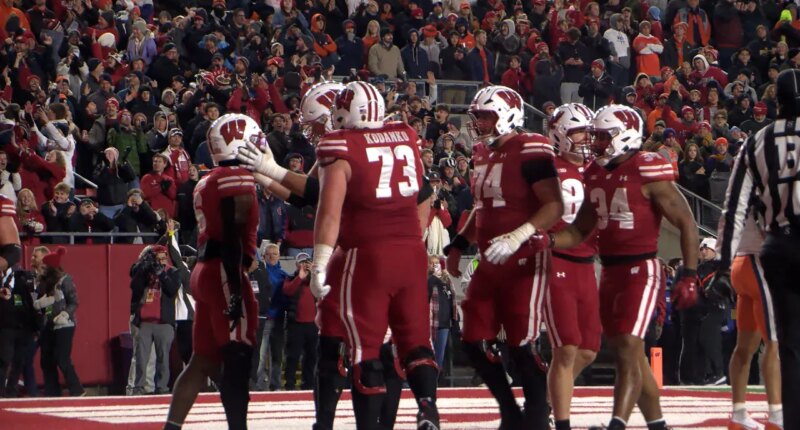 Illinois crumbles in Madison, falls 27-10 to Wisconsin