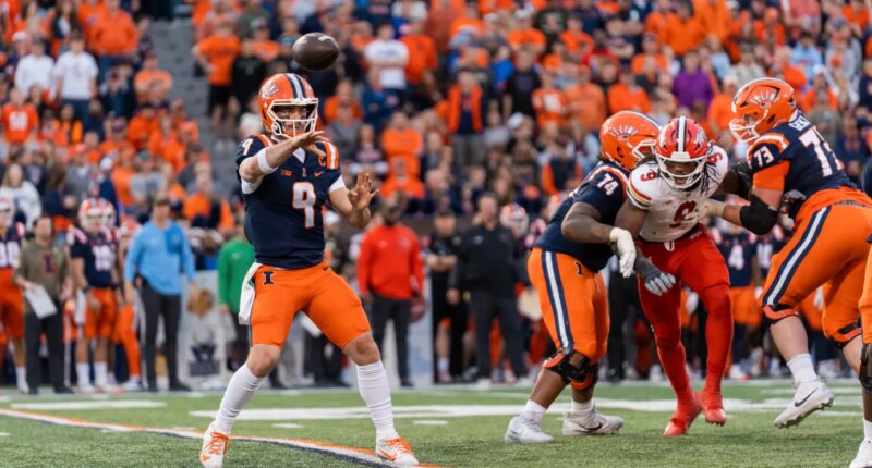 Illinois gets seventh win with second-half shutout of Maryland