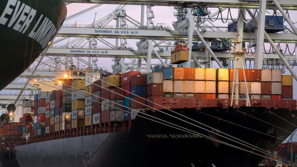 Jacksonville-based company tallies loss of 181 shipping containers as barge returns to Florida