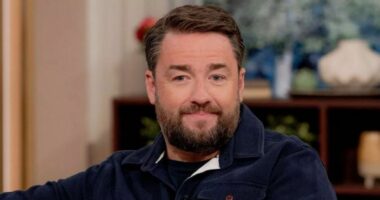 Jason Manford fans all say same thing as cryptic pregnancy joke 'backfires'