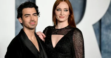 Joe Jonas Bought Sophie Turner a Cameo of Now-Boyfriend Chris Martin
