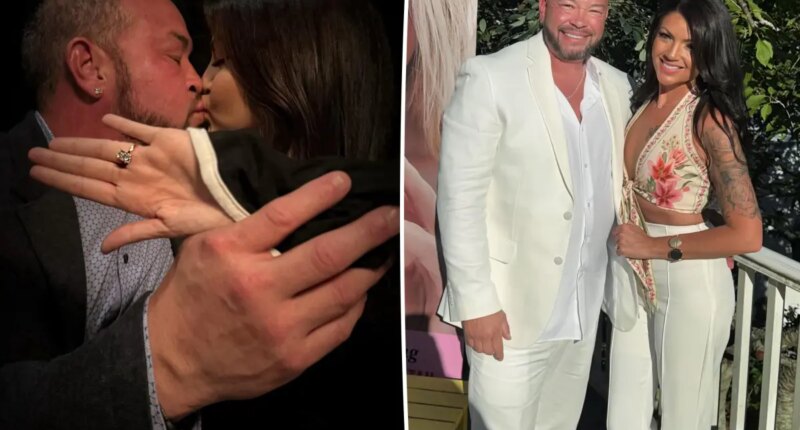 Jon Gosselin marries Stephanie Lebo with two of his children in attendance