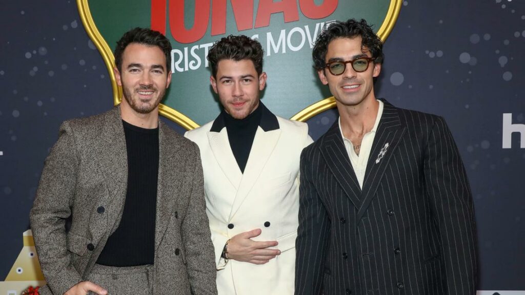 Jonas Brothers to bring 'Greetings From Your Hometown' tour to Jacksonville