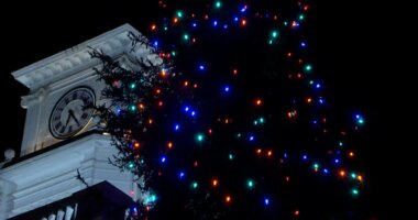 Jonesborough shines with annual Christmas tree lighting