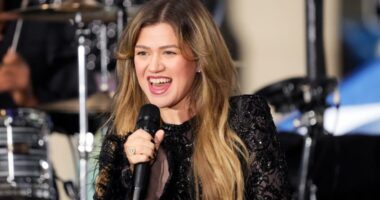 Kelly Clarkson announces rescheduled Las Vegas residency dates