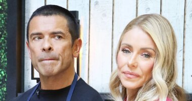 Kelly Ripa, Mark Consuelos Debate Best Time to Eat Thanksgiving Meal