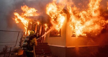 LA firefighters ordered to leave fire that exploded into Palisades Fire days later: report