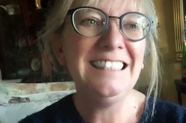 Lesley Kiddell-Spencer Wiki, Age, Deaf, Bargain Hunt, Disability |