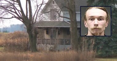 Man guns down dad, then smirks at police station, cops say