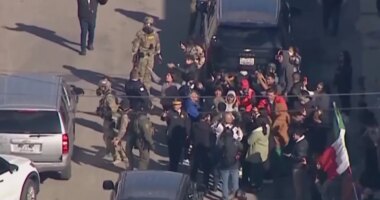 Man in custody linked to suspected shots fired at feds in Chicago