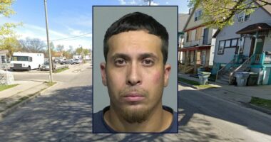 Man shot dad in front of ex, also victim's stepchild: Cops