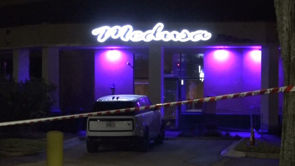 Man shot, killed at Jacksonville hookah lounge; shooter taken into custody after calling 911, police say
