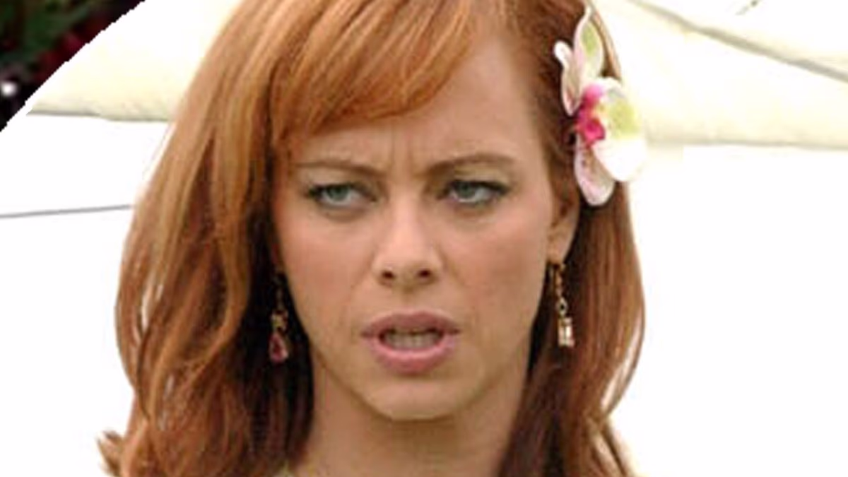 Millennials meltdown as they discover The OC's Julie Cooper's TRUE age