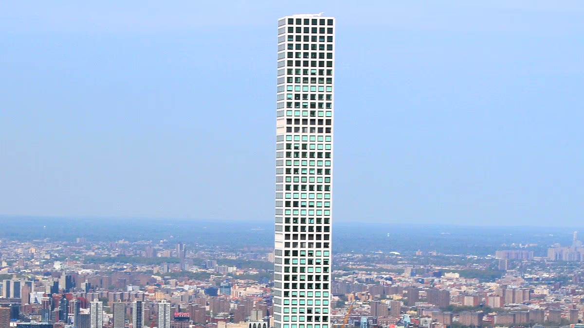 More woe for cursed 102-floor Manhattan luxury tower