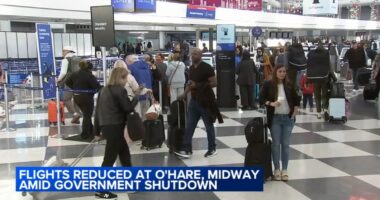 National airspace system status: Chicago's O'Hare, Midway among airports to have flight capacity reduced by FAA due to shutdown