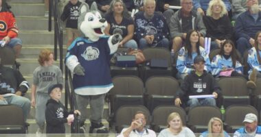 'Nothing like live hockey': Jacksonville Icemen draw huge crowd for thrilling season home opener