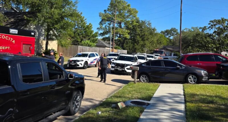 Off-duty Texas deputy fatally shoots man allegedly trying to enter car with his small child inside