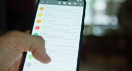 Online shopping scams are on the rise, with scammers using AI to dupe holiday shoppers